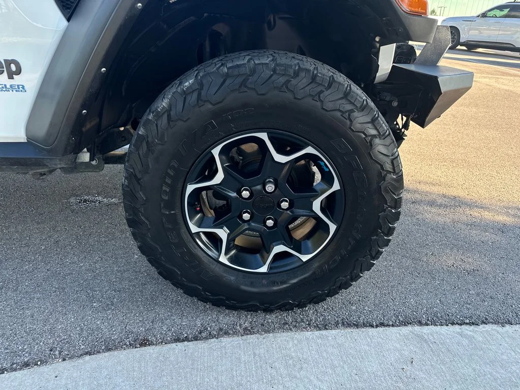 Used 2022 White Jeep Unlimited Rubicon 4xe image 18