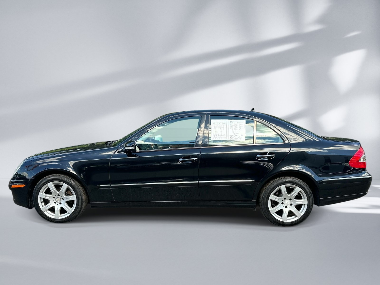Used 2008 Black Mercedes-Benz E 350 image 2