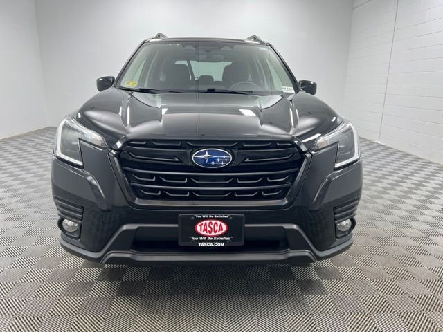 Used 2023 Crystal Black Silica Subaru Premium image 3