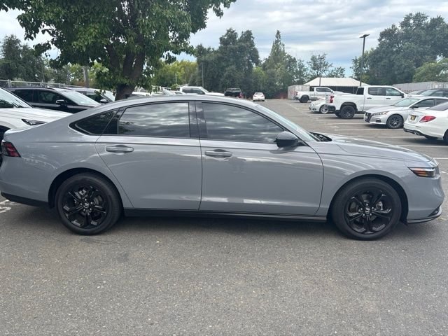 Used 2025  Honda SE image 6