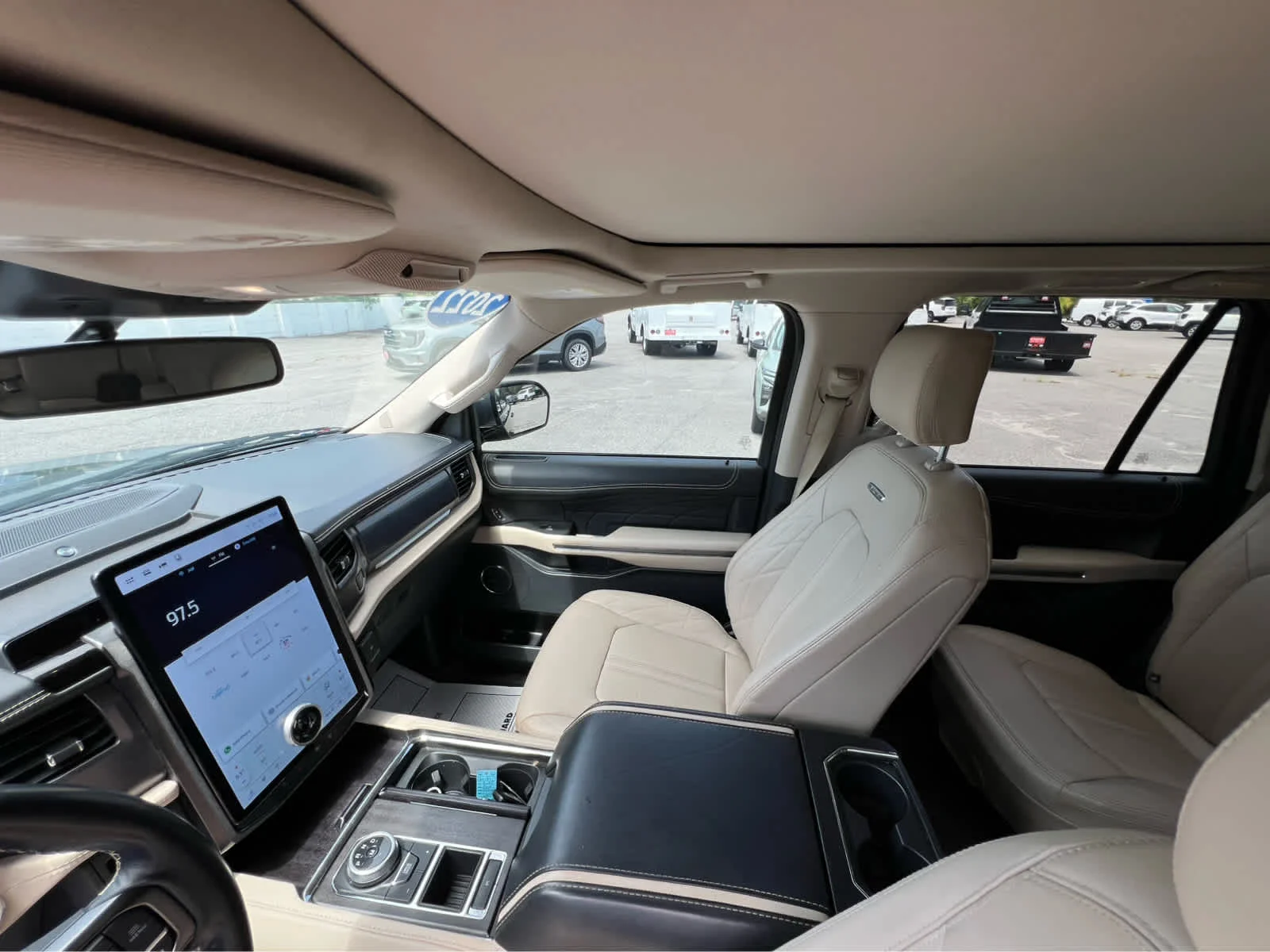 Used 2022 Blue Ford Platinum image 9