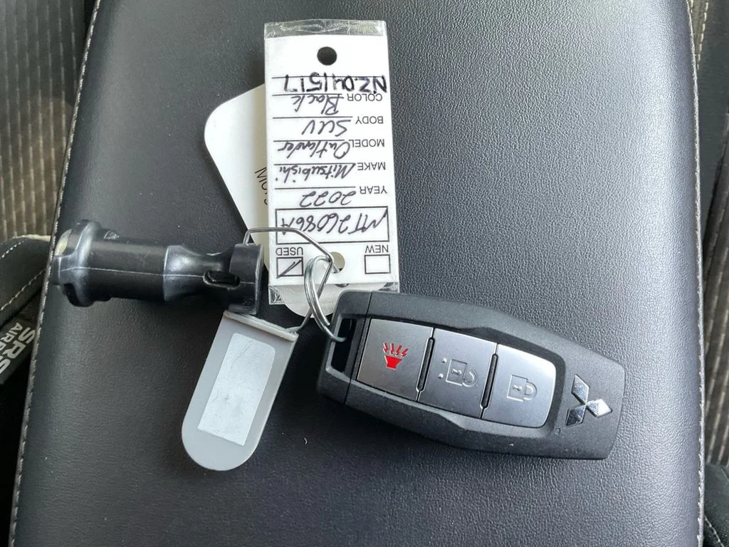 Used 2022 Black Mitsubishi ES image 36