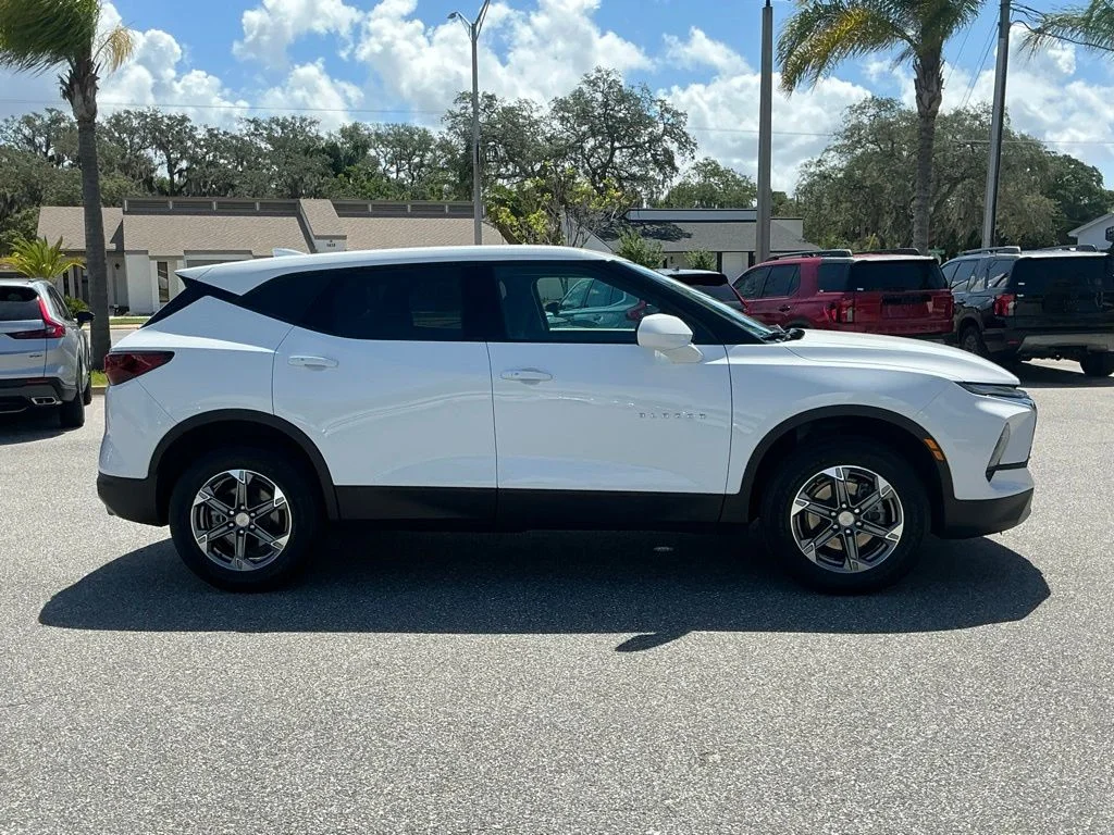 Used 2024 White Chevrolet LT image 8