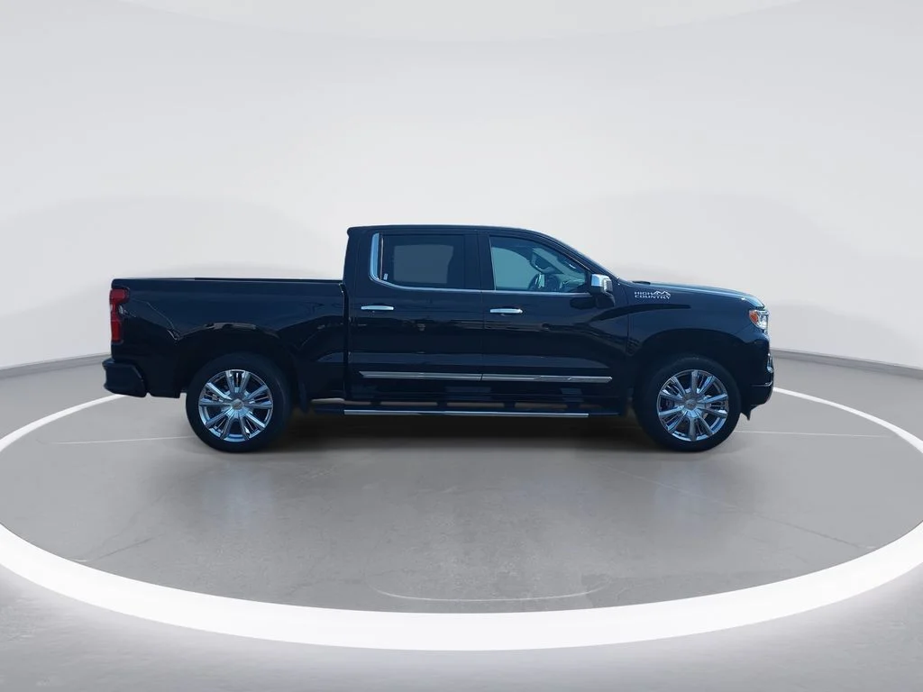 Used 2026 Black Chevrolet High Country image 9