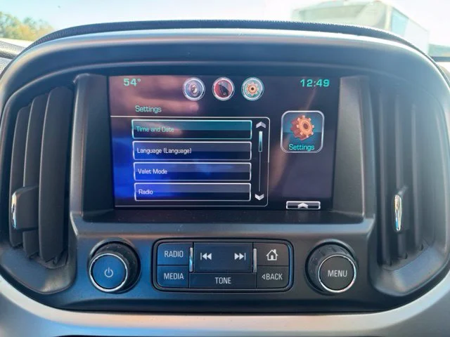 Used 2015 Gray Chevrolet LT image 30