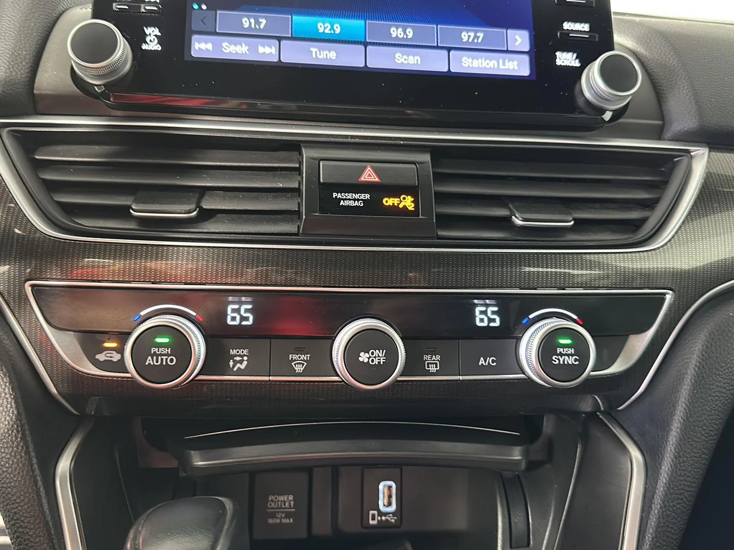 Used 2019 Still Night Pearl Honda Sport image 17