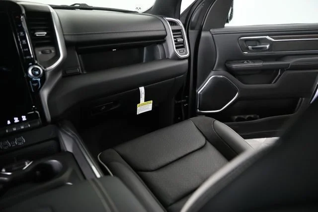 New 2026 Diamond Black Crystal Pearl-Coat Exterior Paint RAM Laramie image 23