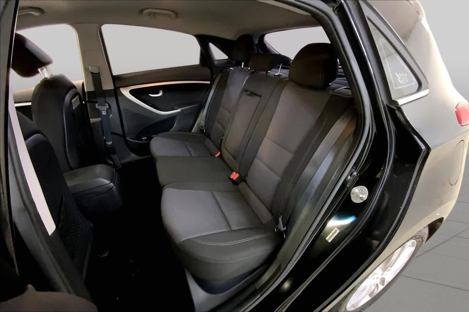 Used 2014 Black Noir Pearl Hyundai  image 20