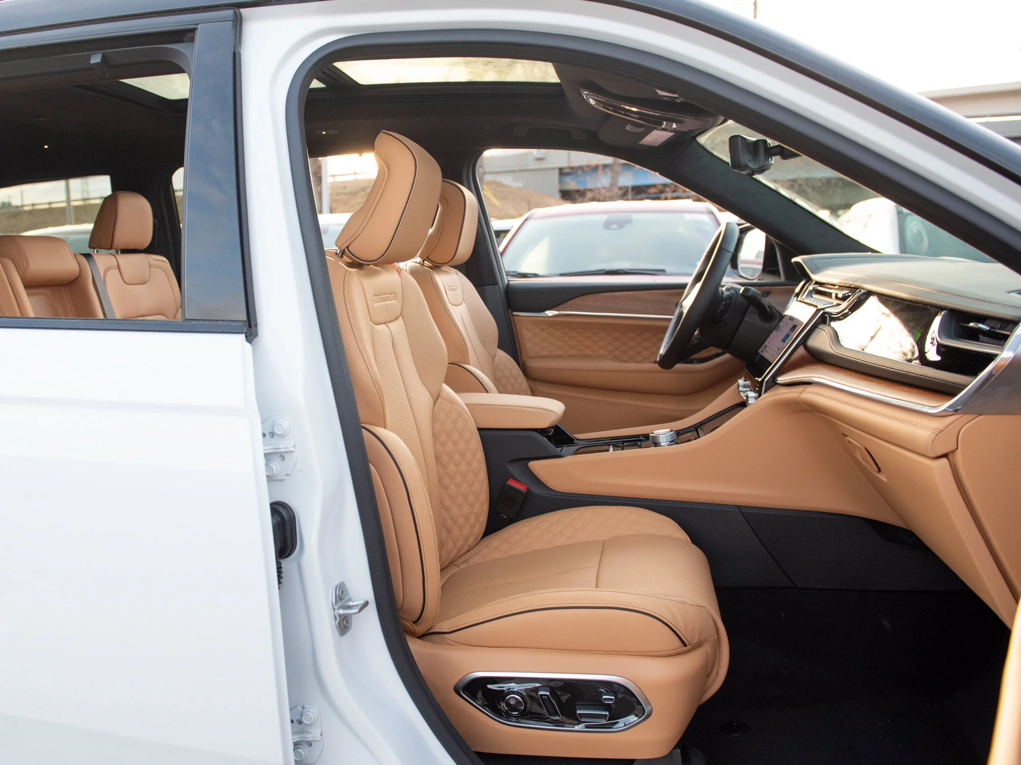 Used 2025 White Jeep Summit Reserve* image 24