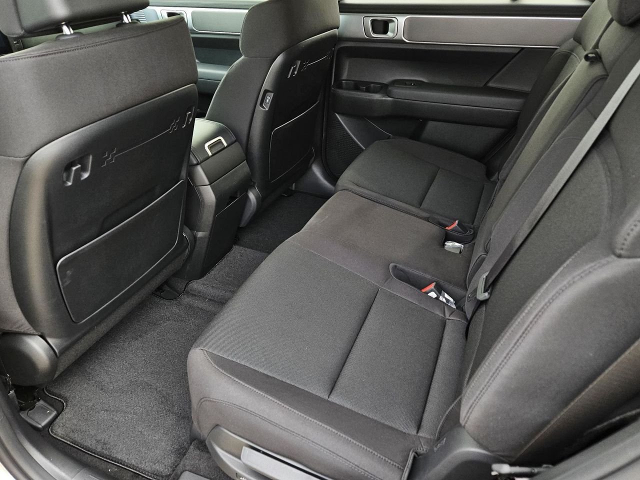 New 2026 Shimmering Silver Hyundai SE image 13