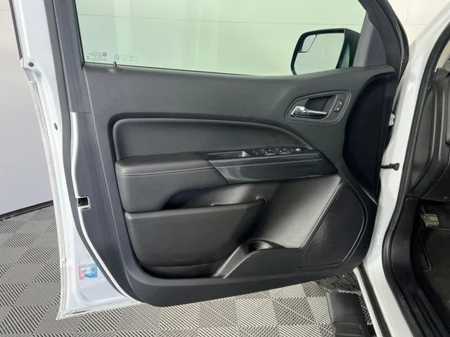 Certified Used 2021 Summit White GMC AT4 w/Leather image 15