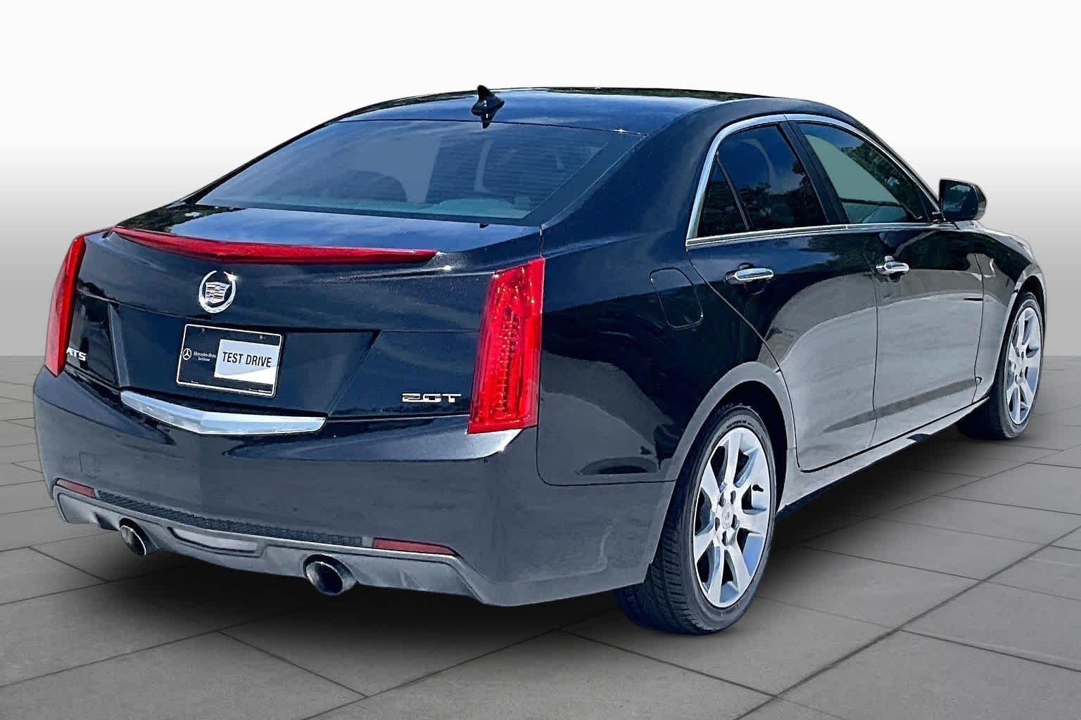 Used 2013 Black Diamond Tricoat Cadillac  image 13