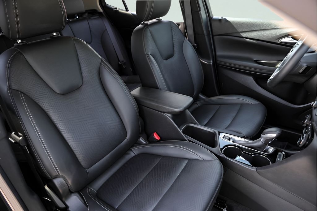 Used 2023 Black Buick Essence image 34