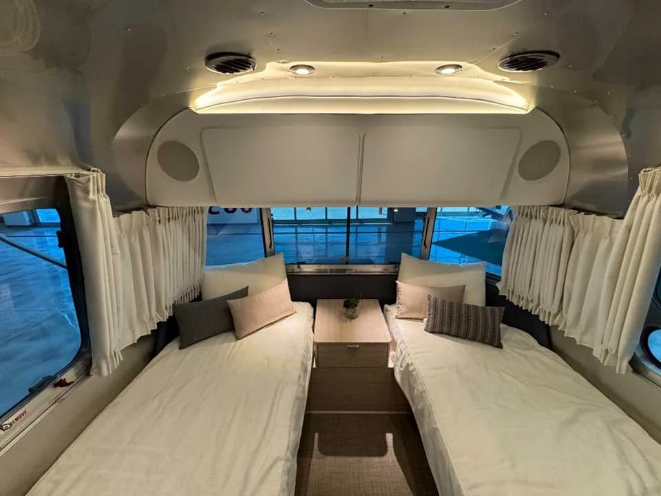 Used 2024 SILVER AIRSTREAM  image 25