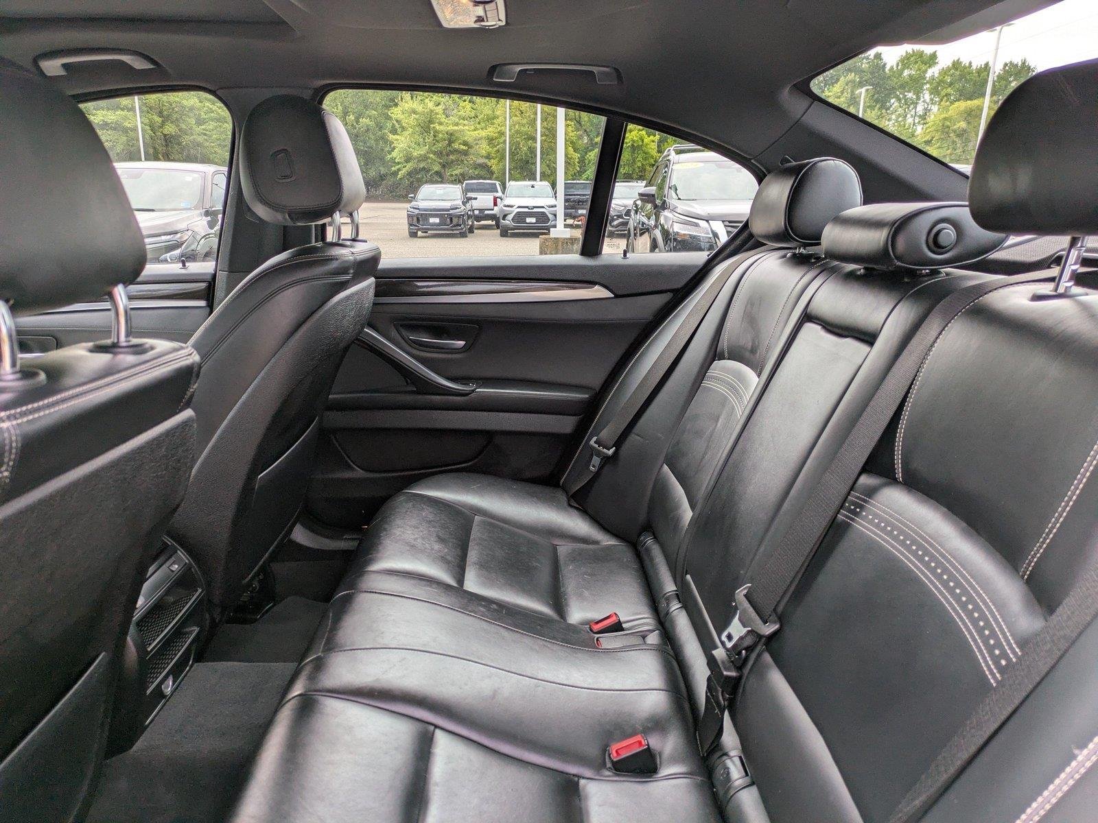Used 2015  BMW 535i xDrive image 13