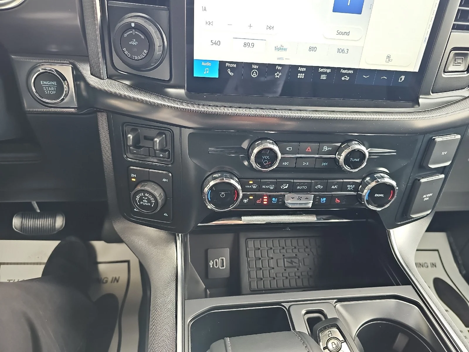New 2025 Star White Metallic Tri-Coat Ford Platinum® image 29