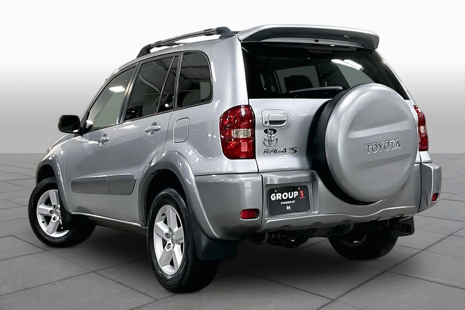Used 2005 Titanium Metallic Toyota  image 11
