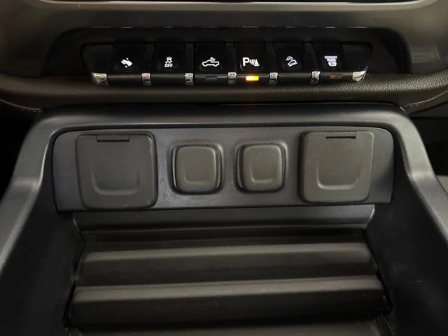 Used 2015 Black Chevrolet LTZ image 15