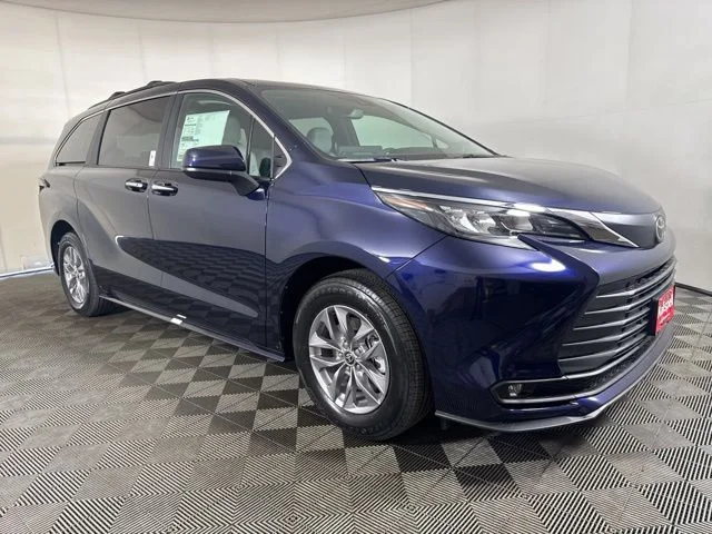 2026 Toyota Sienna XLE 7-Passenger Hybrid AWD's photo