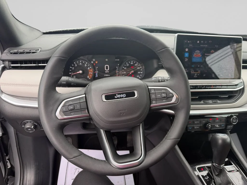 2025 Jeep Compass Limited - Photo 13