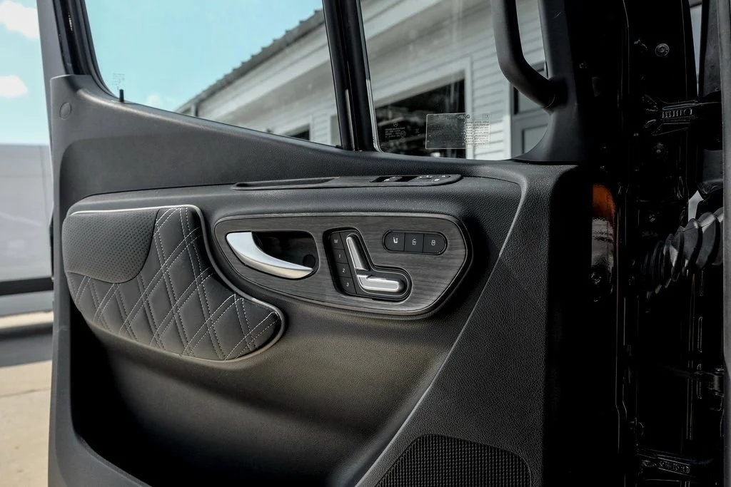 New 2026 Obsidian Black Metallic Midwest Automotive Designs D6 W/ Full Partition image 65