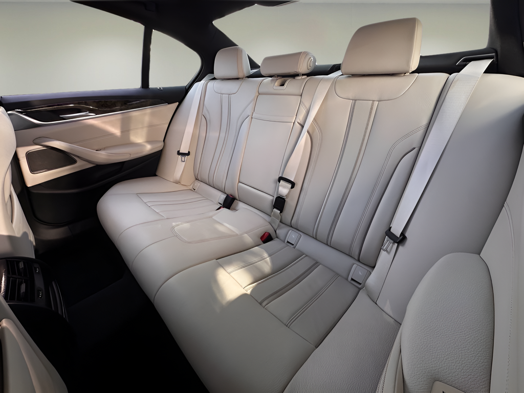Used 2023 Gray BMW 530i image 21