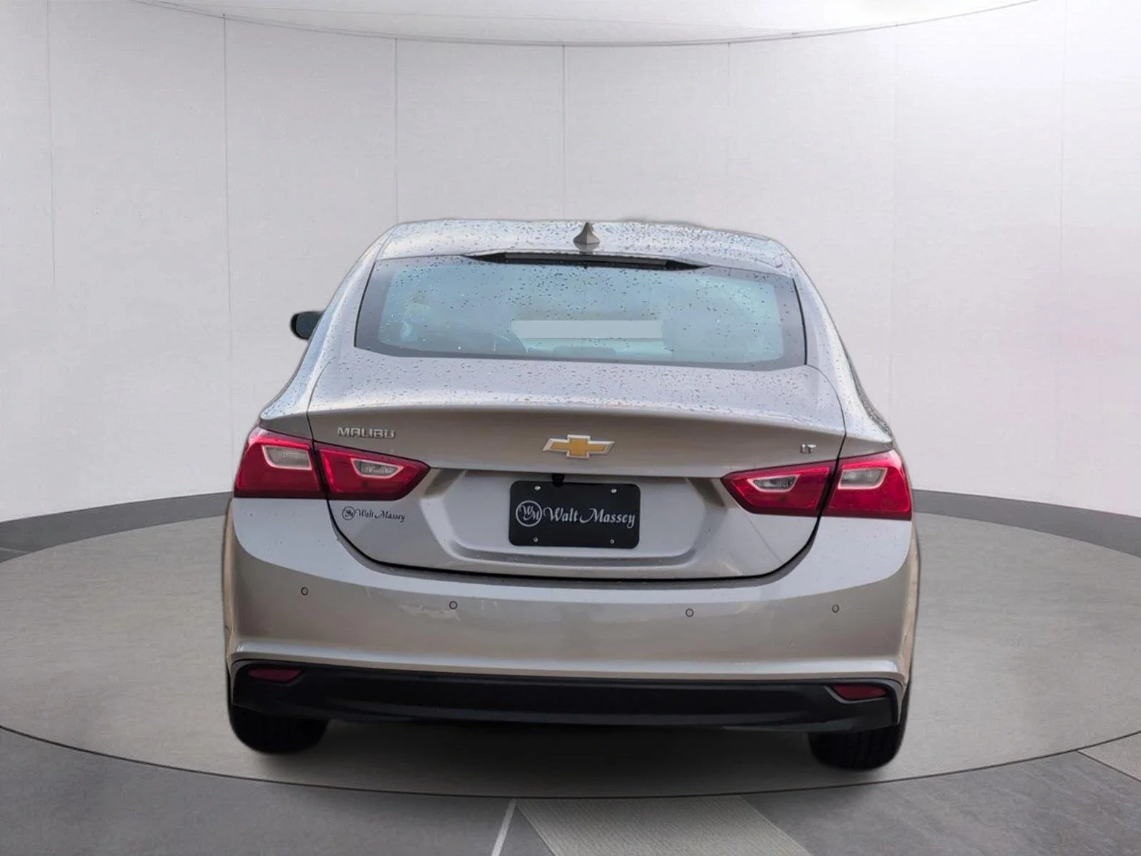 Used 2024 Mineral Gray Metallic Chevrolet LT image 4