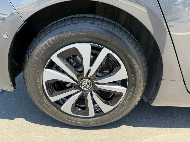Used 2018 Magnetic Gray Met Toyota Plus image 26