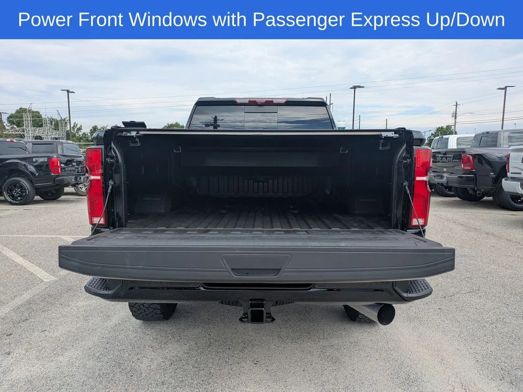 Used 2025 Black Chevrolet High Country image 13
