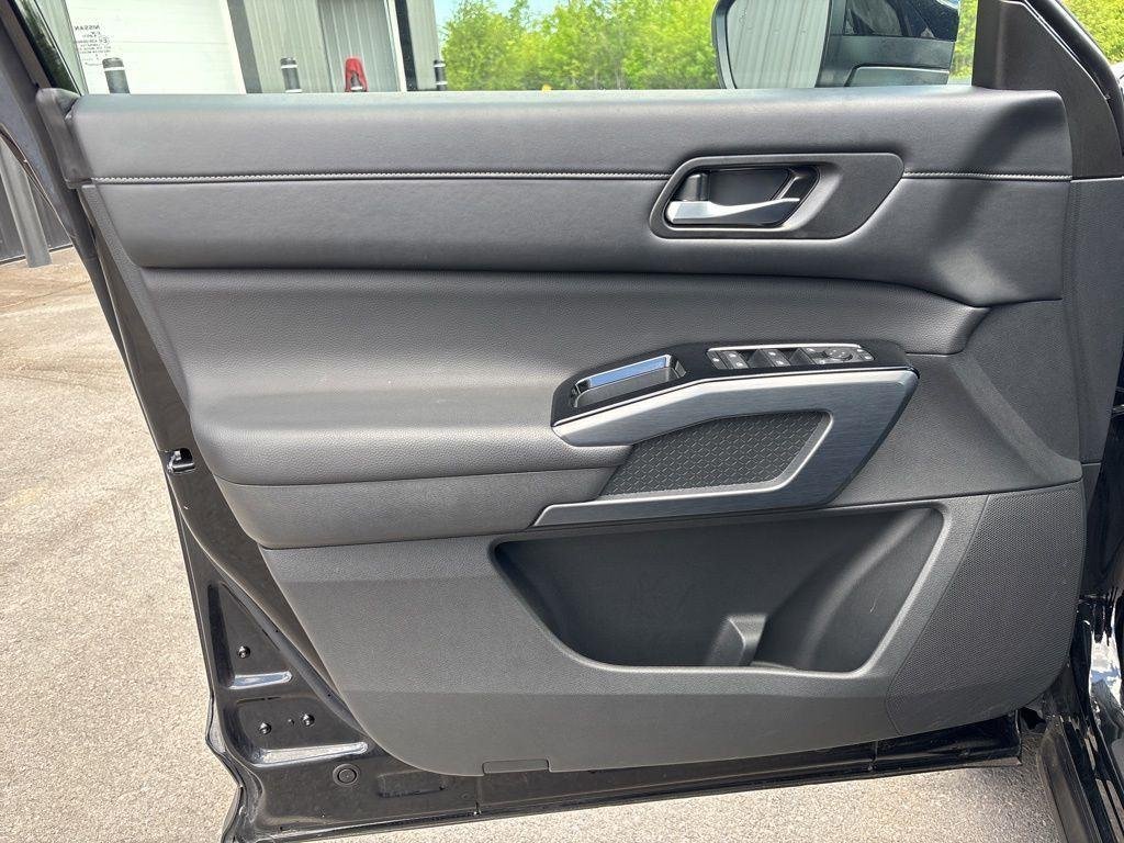 Used 2024 Super Black Nissan SL image 23