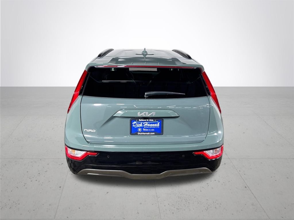 Used 2024 Green Kia Wind image 7