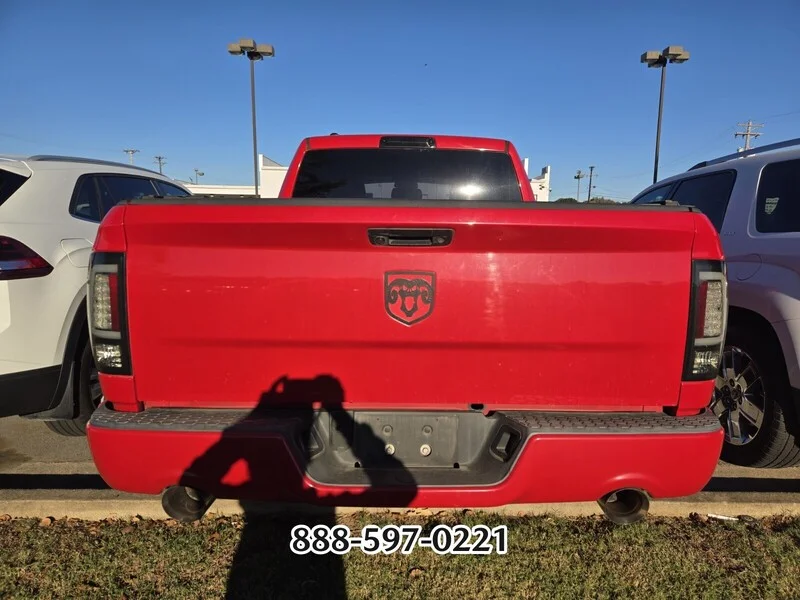 Used 2018 Flame Red Clearcoat RAM EXPRESS image 4