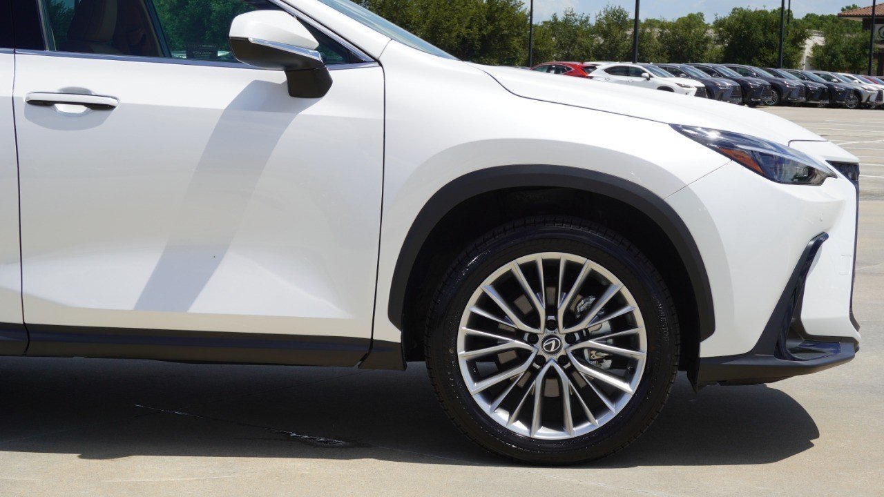 Certified Used 2025 EMINENT WHITE PEARL Lexus NX 350 Premium image 9