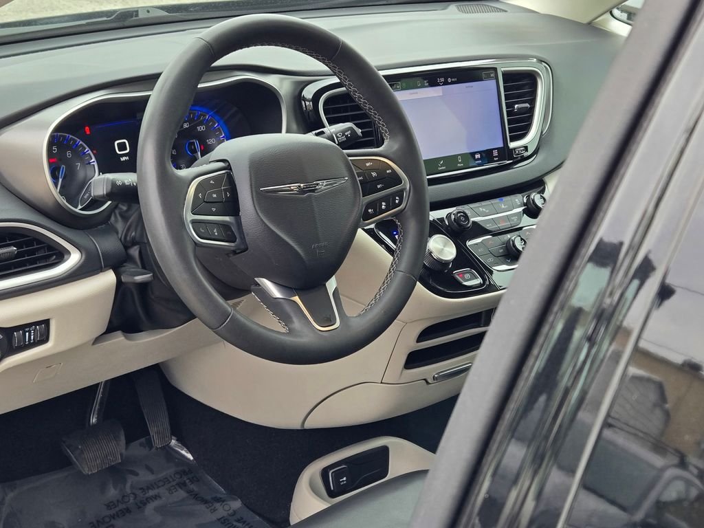 2023 Chrysler Pacifica Touring L - Photo 32