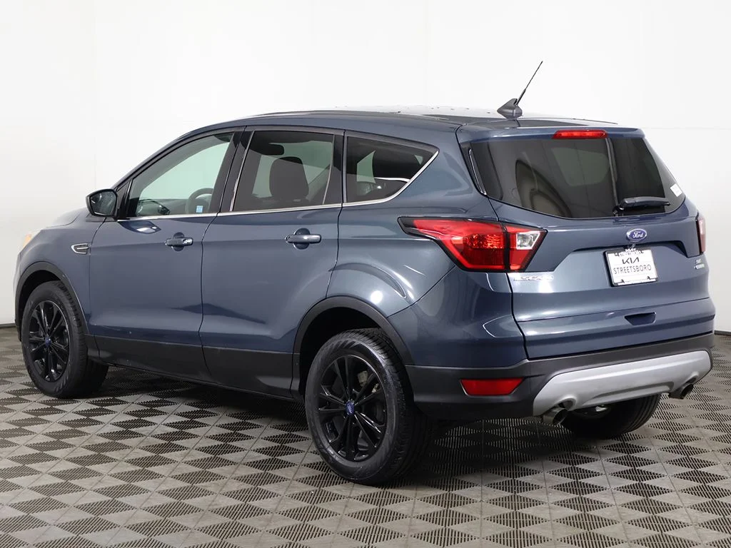 Used 2019 Green Ford SE image 6