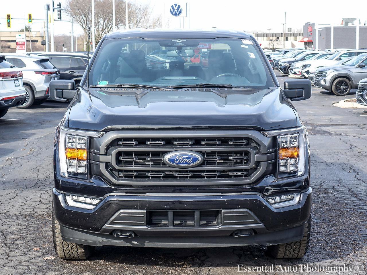 Used 2023 Agate Black Metallic Ford XLT image 2