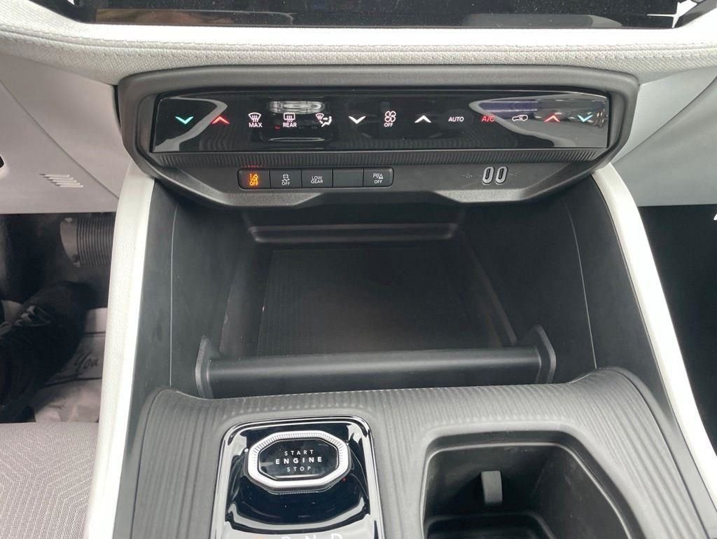 New 2026 Hydro Blue Pearl-Coat Exterior Paint Jeep Laredo image 26