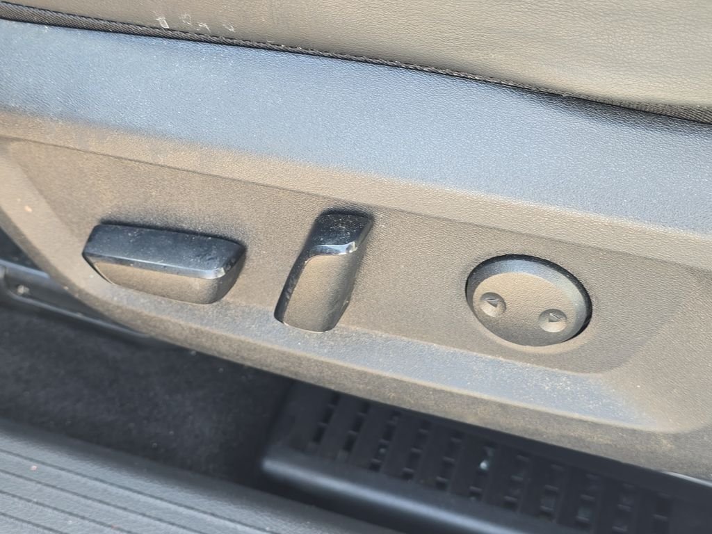 Used 2023 GRAY Nissan SV PREMIUM PKG image 6