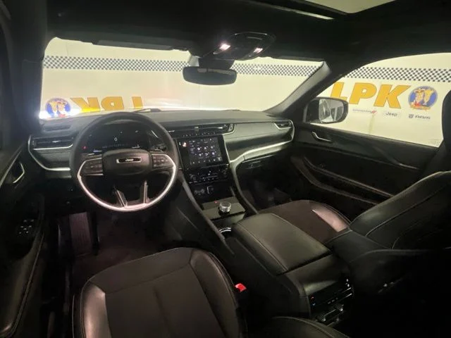 Used 2024 Bright White Clearcoat Jeep Altitude X image 10