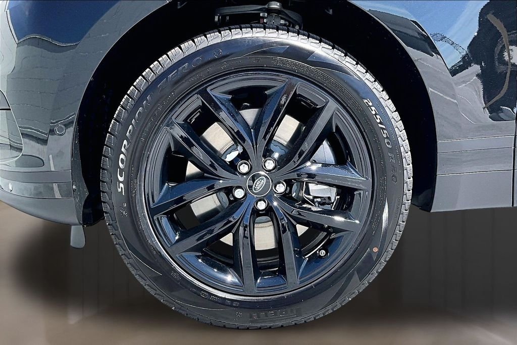 New 2026 SANTORINI BLACK Land Rover S image 13