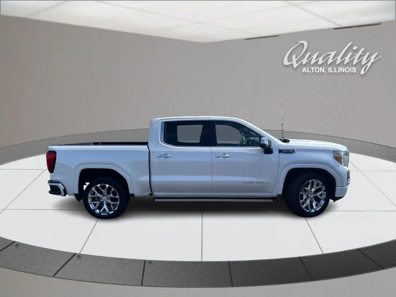 Used 2022 White Frost Tricoat GMC Denali image 3