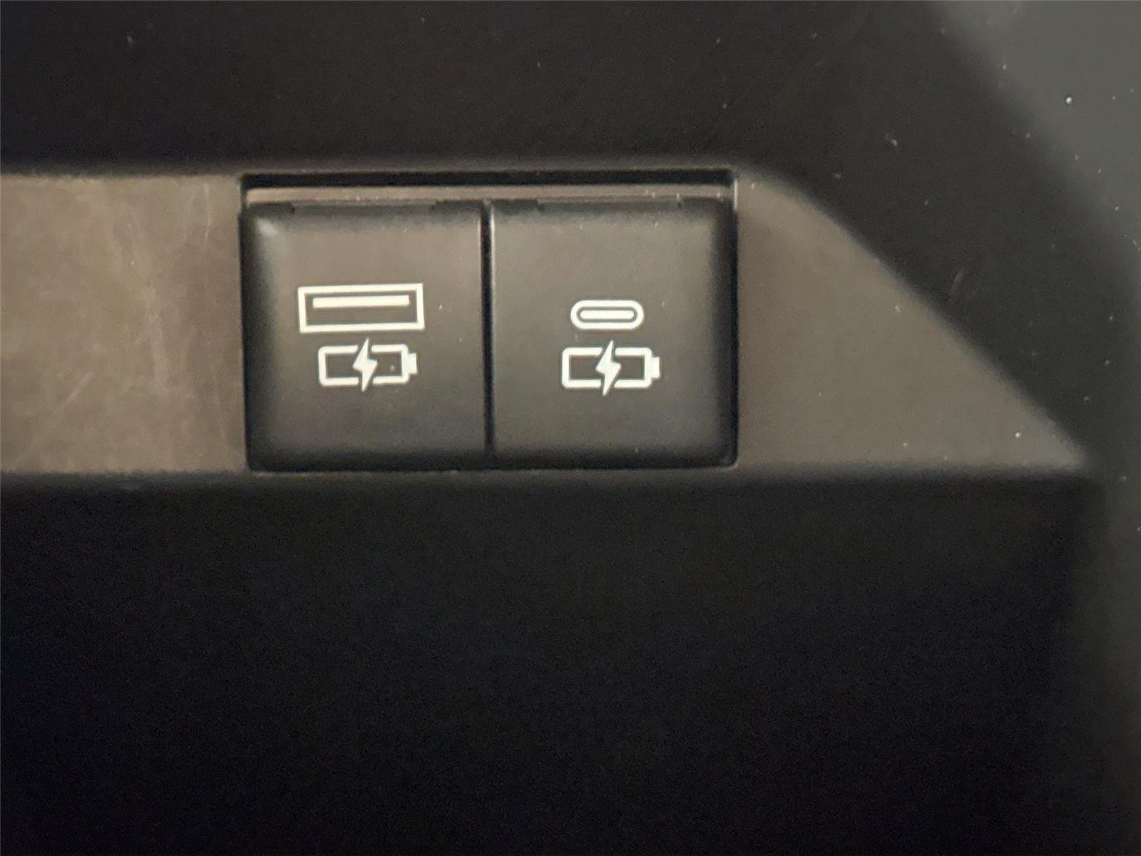 Used 2024 Ice Cap Toyota SE image 30