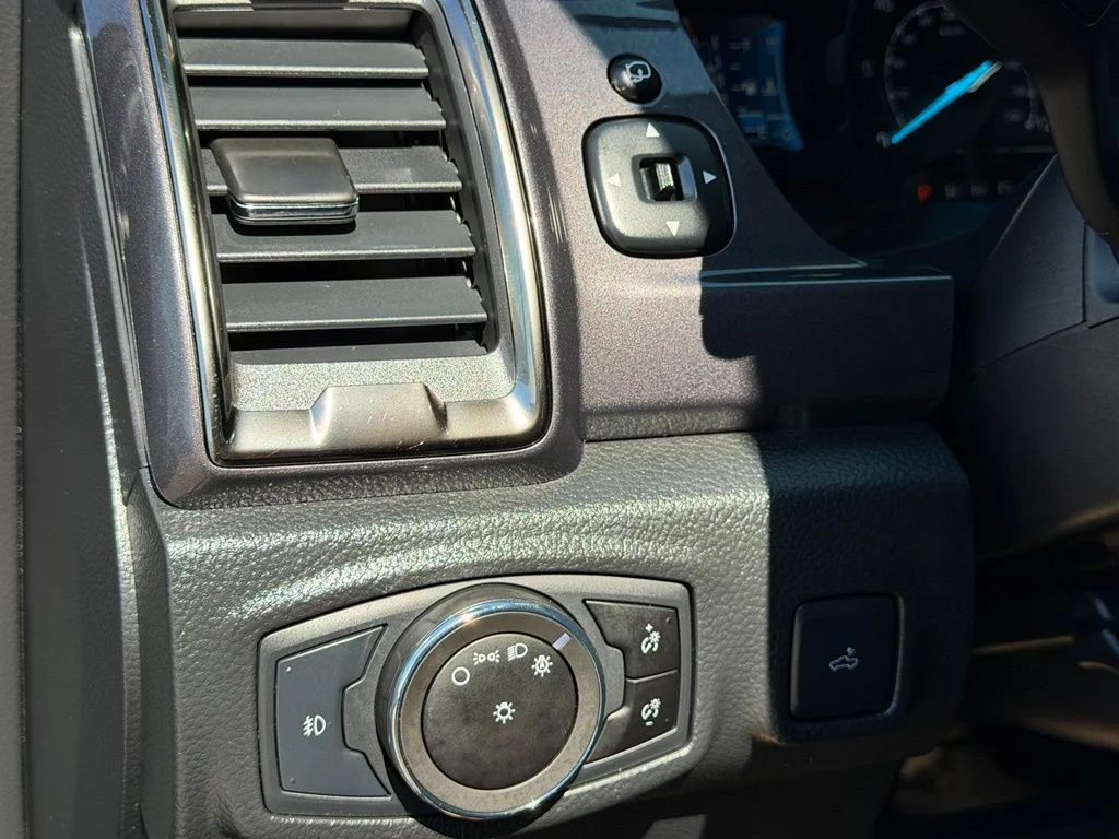 Used 2023 Gray Ford Lariat image 23