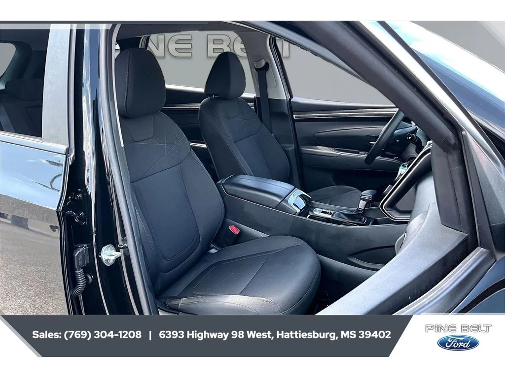 Used 2023 Phantom Black Hyundai SE image 6