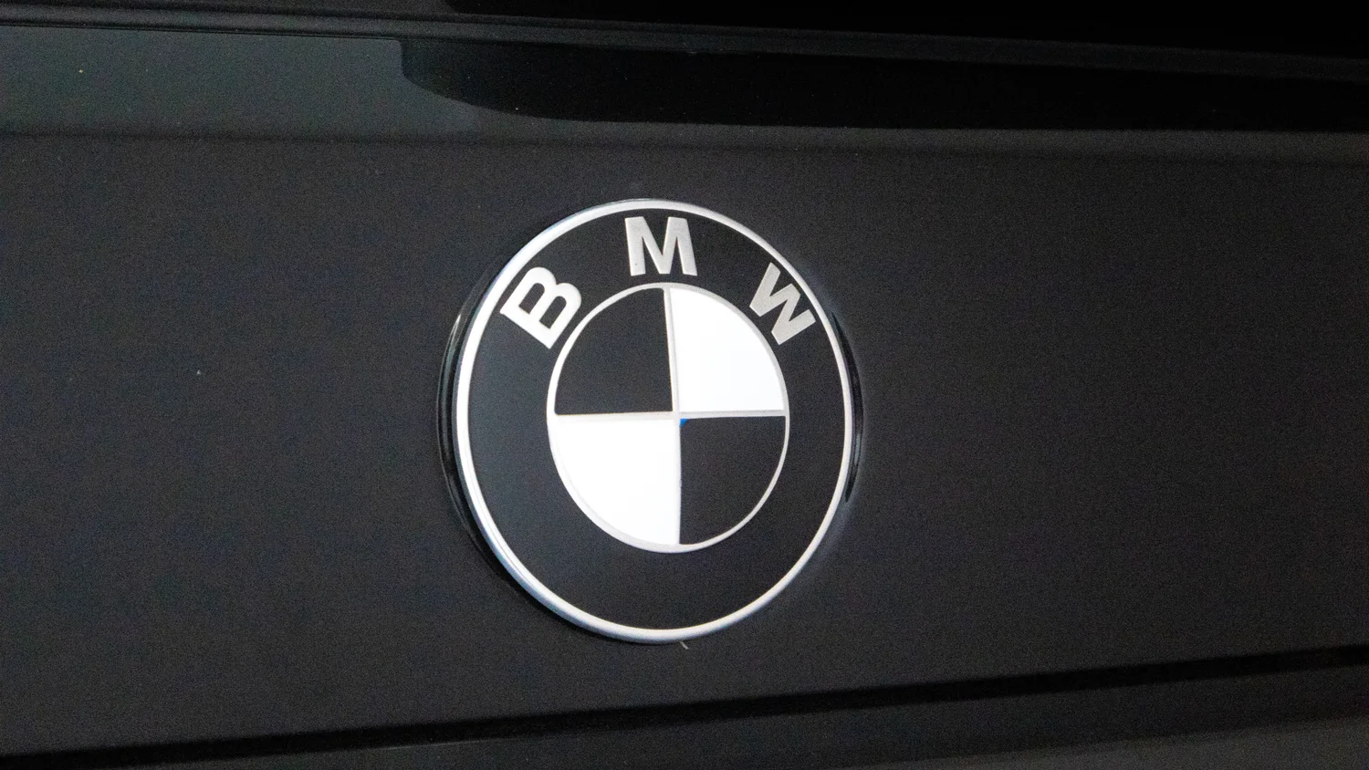 Used 2024 Black BMW xDrive40i image 32