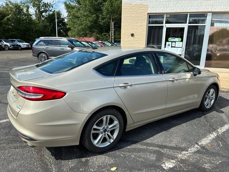 Used 2018 Gold Ford SE image 5
