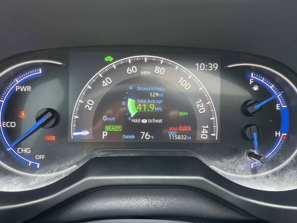 Used 2024 Gray Toyota XLE Premium image 28