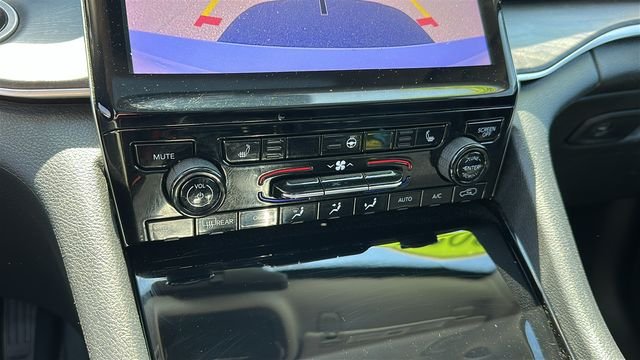Used 2023 White Jeep Limited image 18