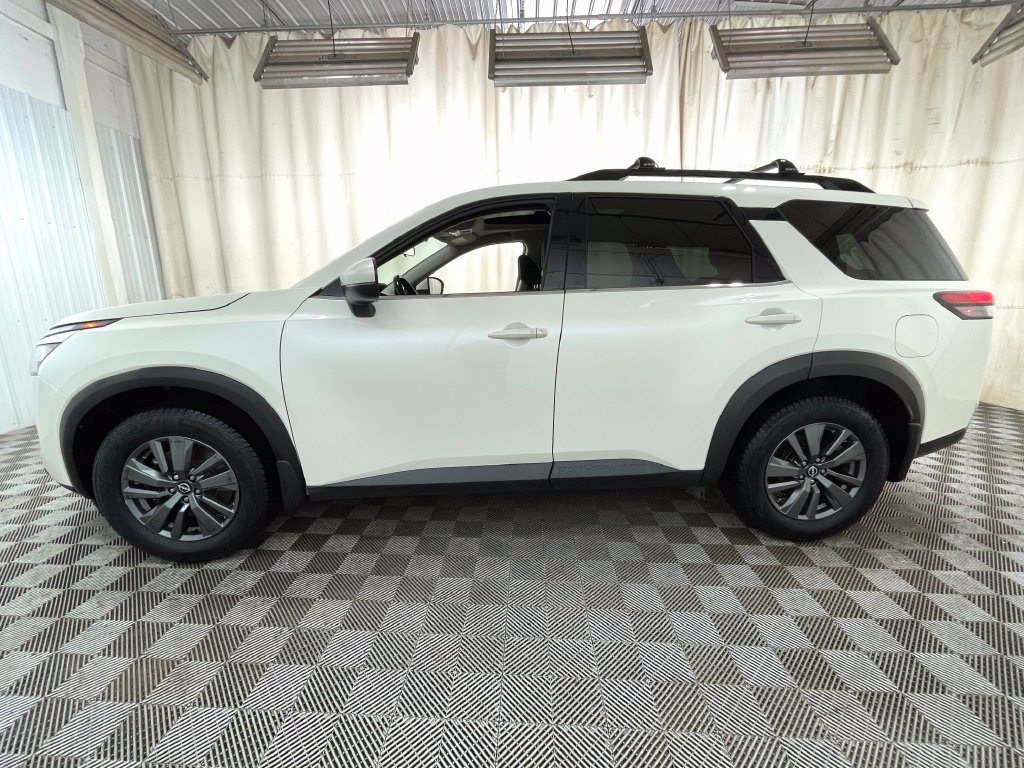2022 Nissan Pathfinder SV - Photo 16