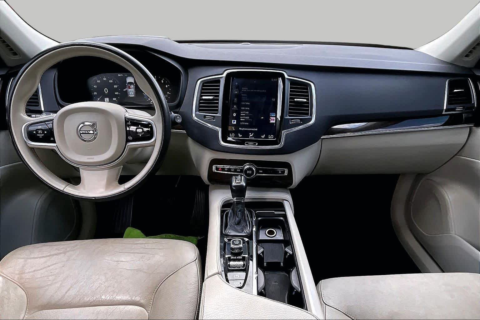 Used 2019 Crystal White Pearl Metallic Volvo Momentum image 15